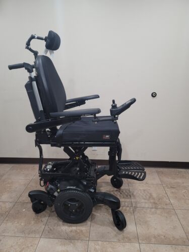 Quickie Q700M Wheelchair