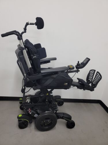 QUICKIE Q700M Wheelchair, with Power 12" Lift