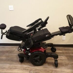 Quickie QM710 Wheelchair, Power tilt, recline, legs