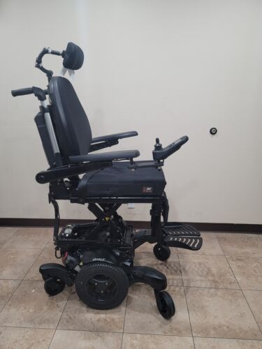 Quickie Q700M Wheelchair, with Power 12" Seat